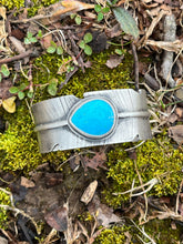 Load image into Gallery viewer, Feather Cuff