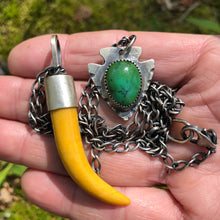 Load image into Gallery viewer, Arrowhead &amp; Horn Necklace
